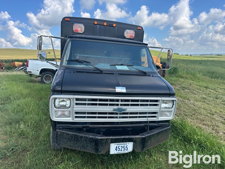 1986-chevrolet-g30-image-2