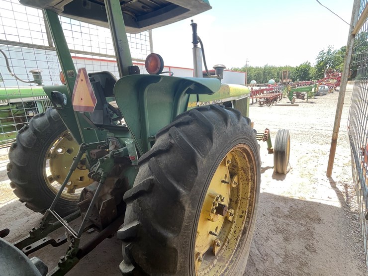 john-deere-2940-image-3
