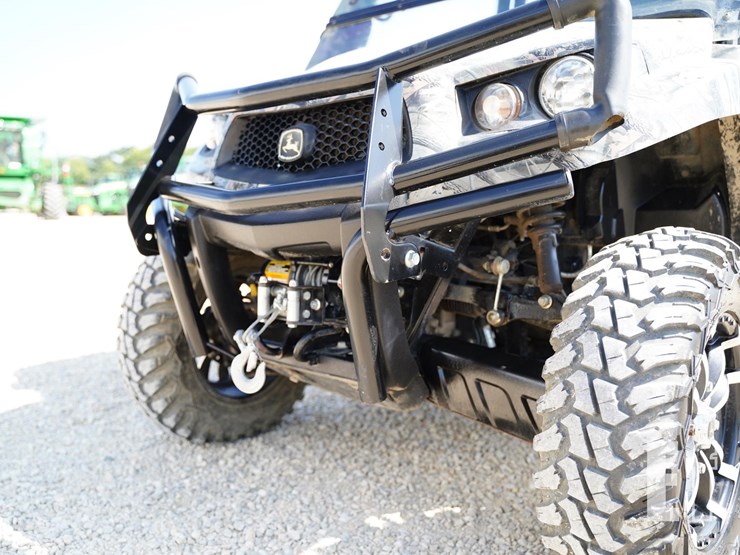 2017-john-deere-gator-image-12