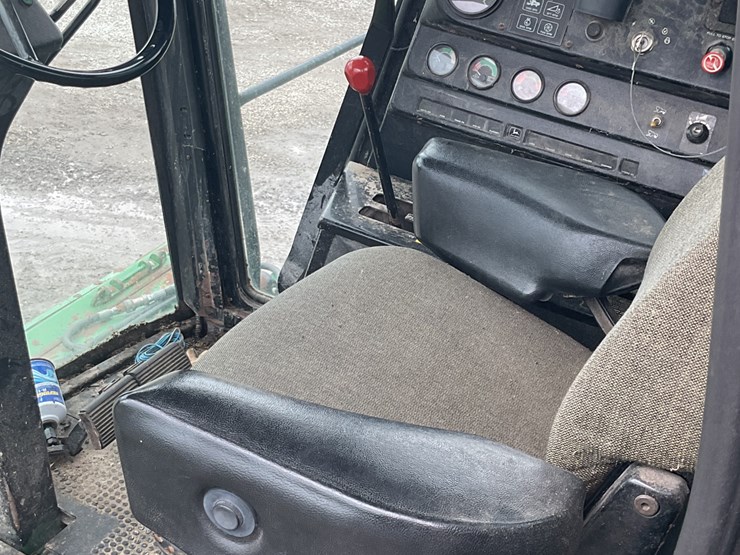 2018-john-deere-7720-titan-ii-image-12