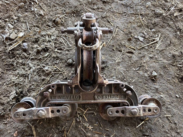 (2)-hay-trolleys-image-6