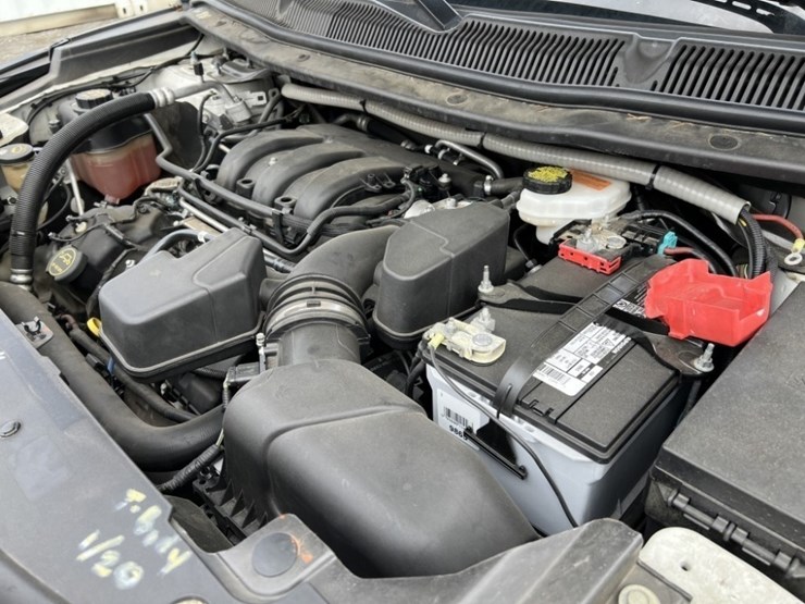 2014-ford-explorer-image-30