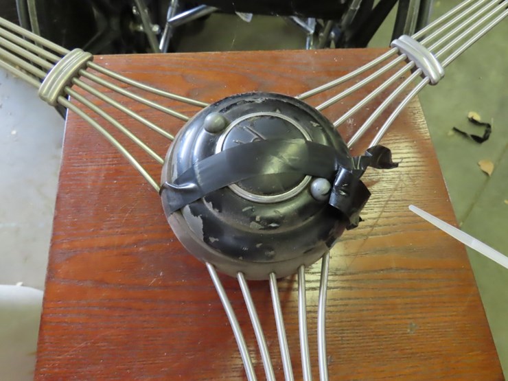 ford-banjo-steering-wheel-image-2
