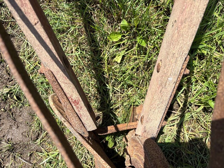 oliver-6”-walking-plow-image-14