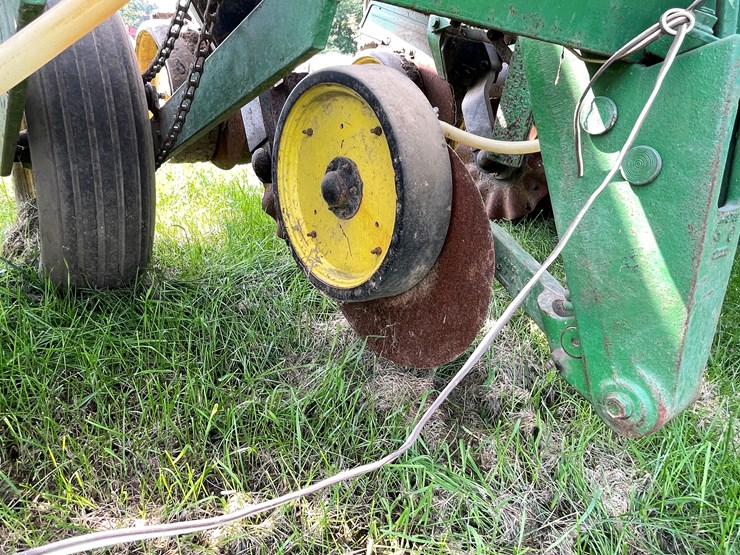 john-deere-7000-image-7