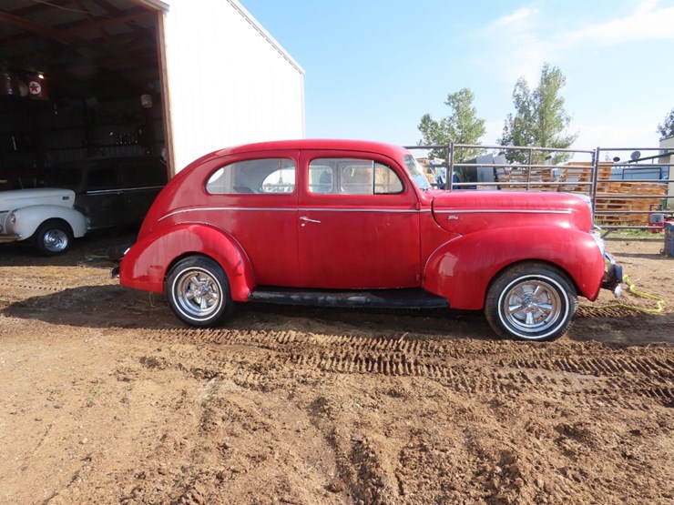1940-ford-deluxe-2dr-sedan-image-4