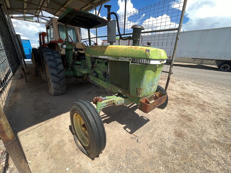 john-deere-2940-image-2
