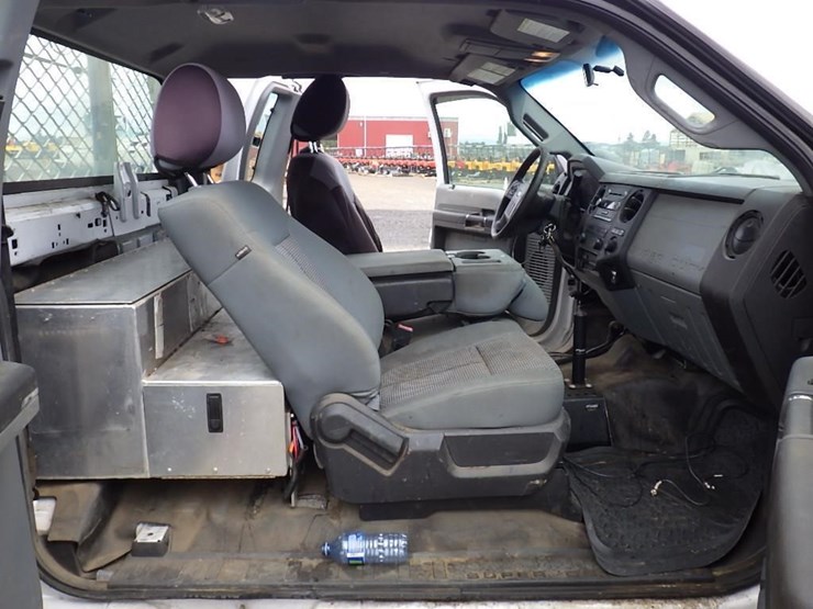 2013-ford-f550-image-17