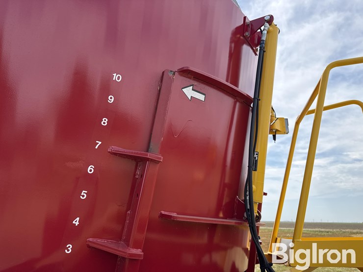 2022-supreme-international-segue-7t-vertical-feed-mixer-image-18