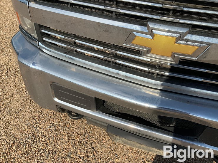 2017-chevrolet-3500hd-image-18