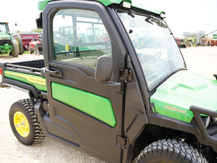2023-john-deere-gator-xuv-835r-image-17