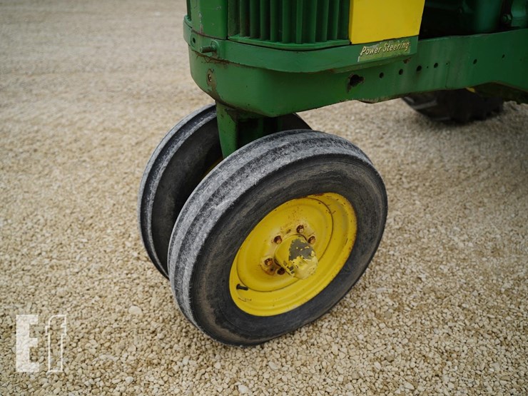 john-deere-720-image-12