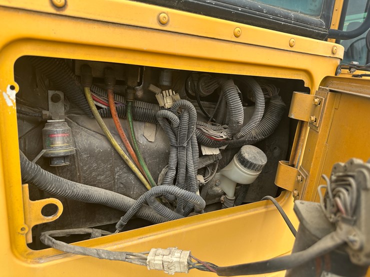 #21-•-#23872-•-2002-international-genesis-school-bus-vin:-1hvbgaan22a916951-image-38