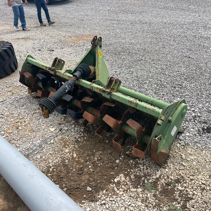 JOHN DEERE 680