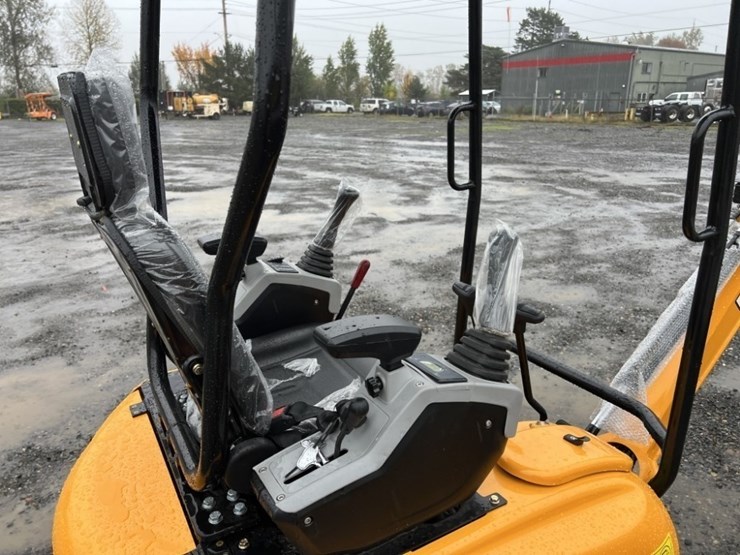2025-miva-va20-mini-hydraulic-excavator-image-16