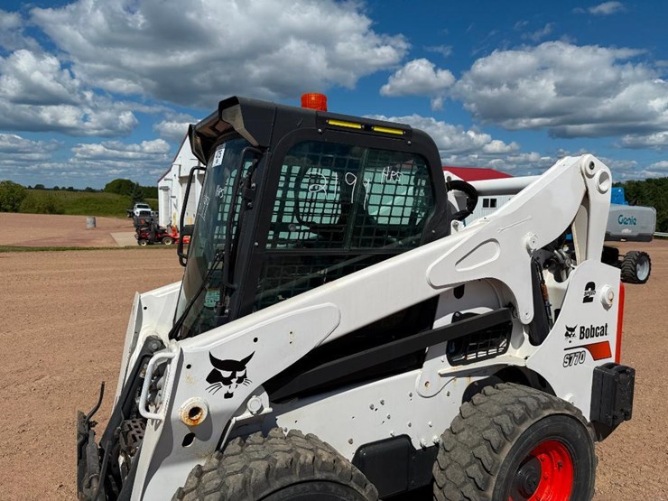 2018-bobcat-s770-image-14