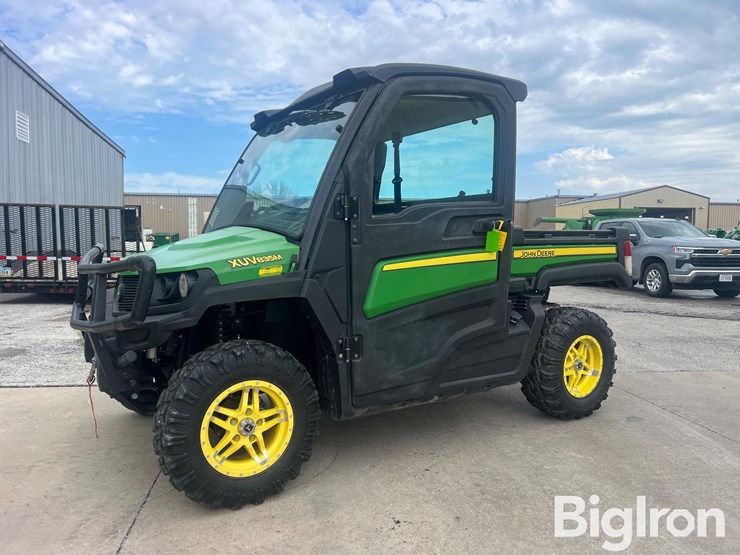 2020-john-deere-2020-image-1