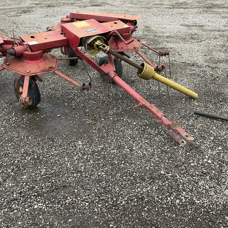 NEW HOLLAND 162