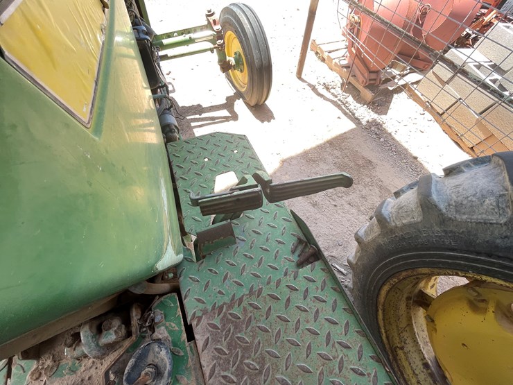 john-deere-2940-image-36