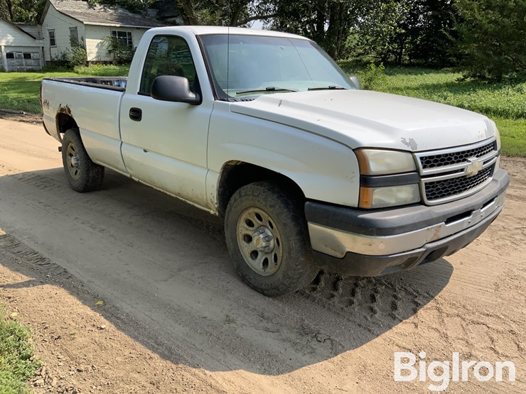 2006-chevrolet-1500-image-3
