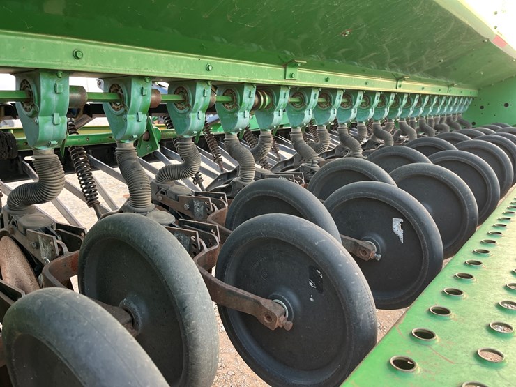 john-deere-450-image-12