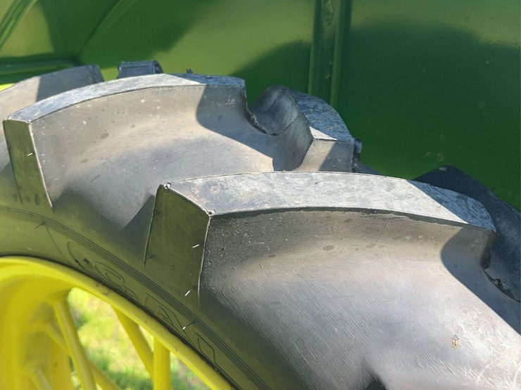 john-deere-model-b-image-39