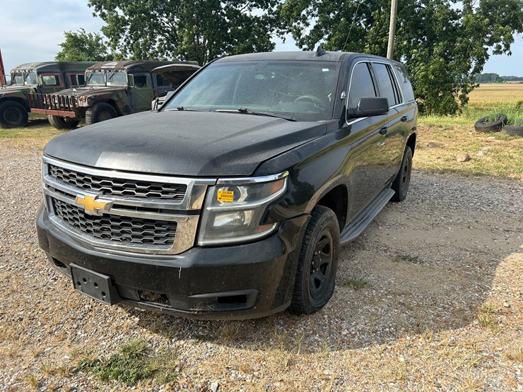 2015-chevrolet-tahoe-image-1