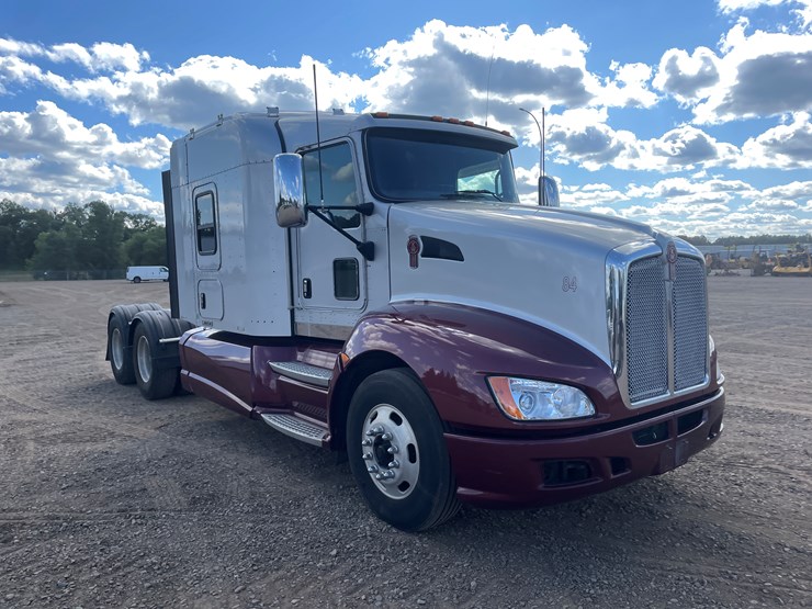 2012-kenworth-t660-image-4