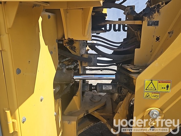 2021-caterpillar-962m-image-19