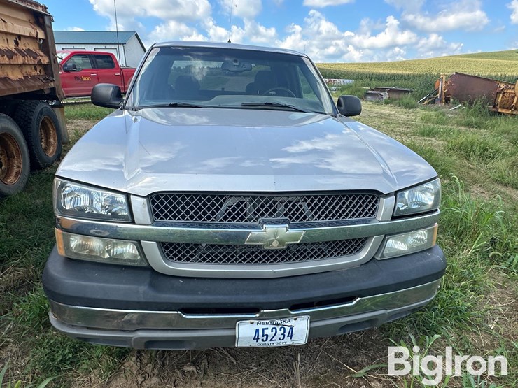 2004-chevrolet-silverado-1500-image-2