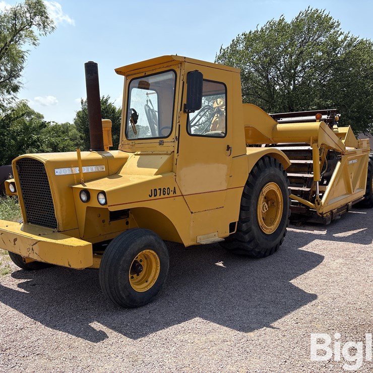 DEERE 760A