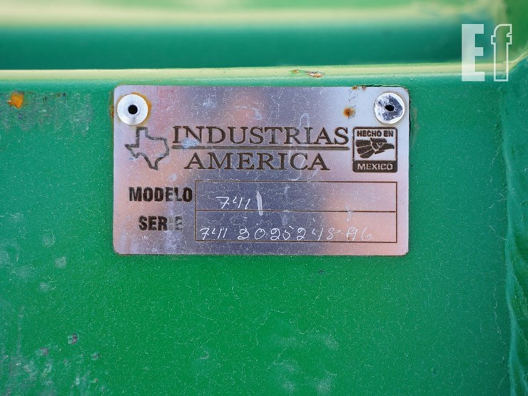 2025-john-deere-640-image-9