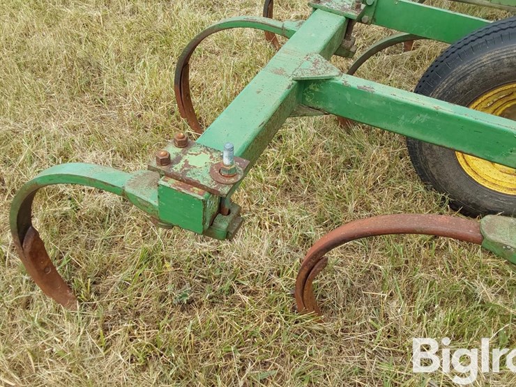 john-deere-100-image-13