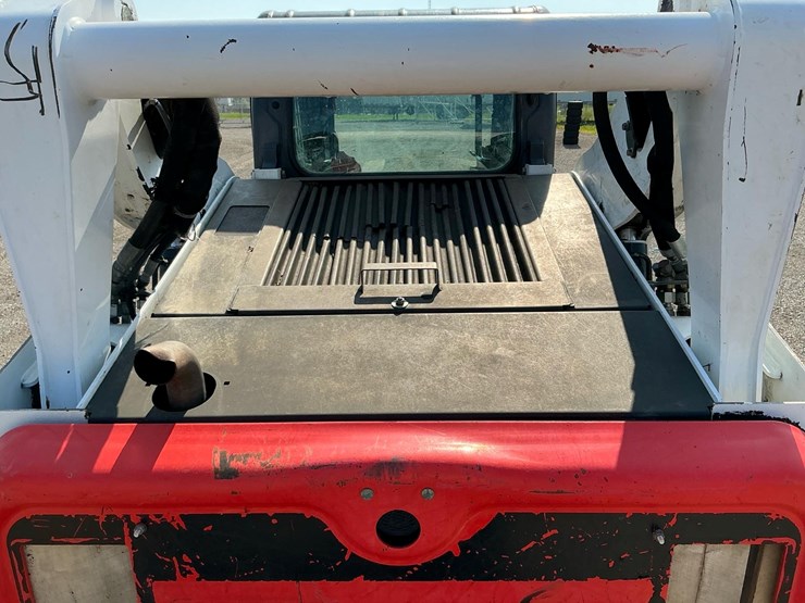 2015-bobcat-t770-image-23