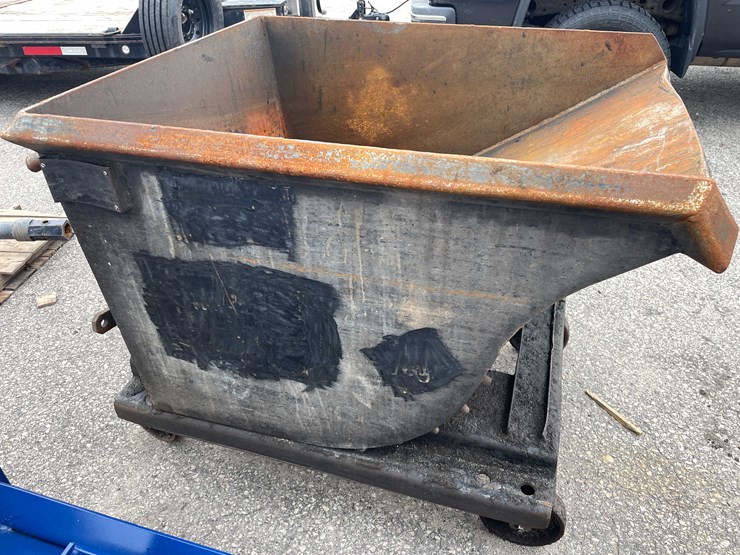 #8051-•-dump-hopper-on-wheels-(o8)-image-3