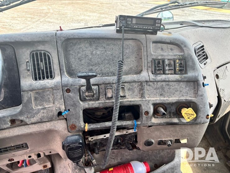 2005-sterling-dry-tender-truck-(gp11242,-unit-111565)-image-89