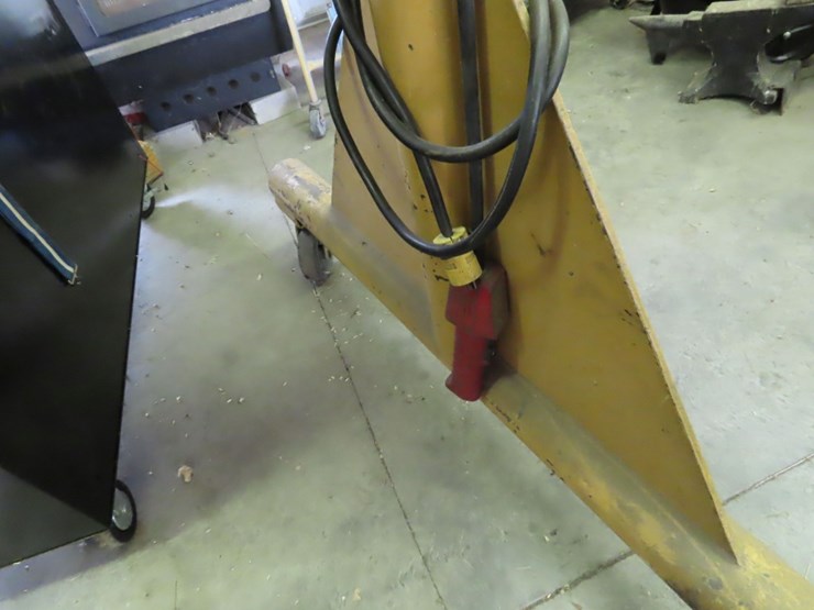 1-ton-electric-remote,-beebe-rolling-chain-hoist-image-5