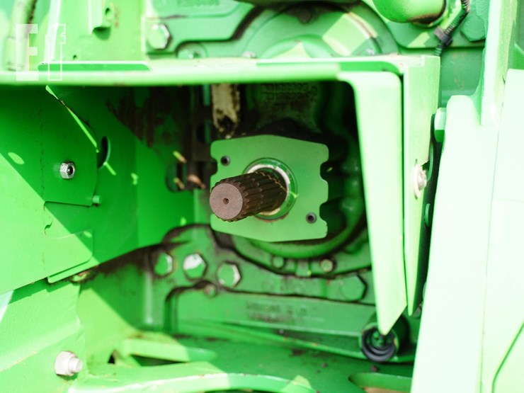 2013-john-deere-8335rt-image-30