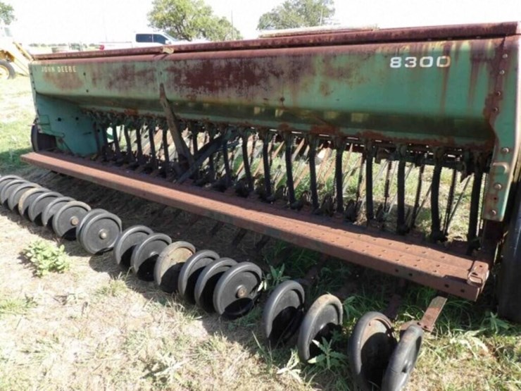 john-deere-8300-image-21