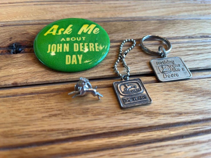 (4)-john-deere-lot-image-2