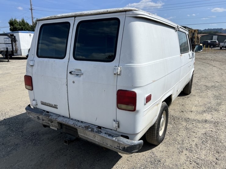 1992-chevrolet-g20-image-4