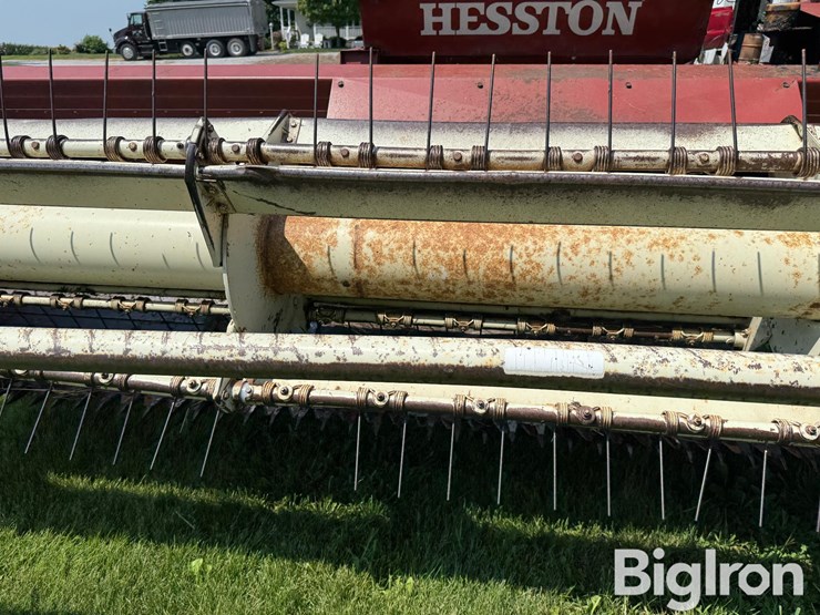 1985-hesston-6450-image-15