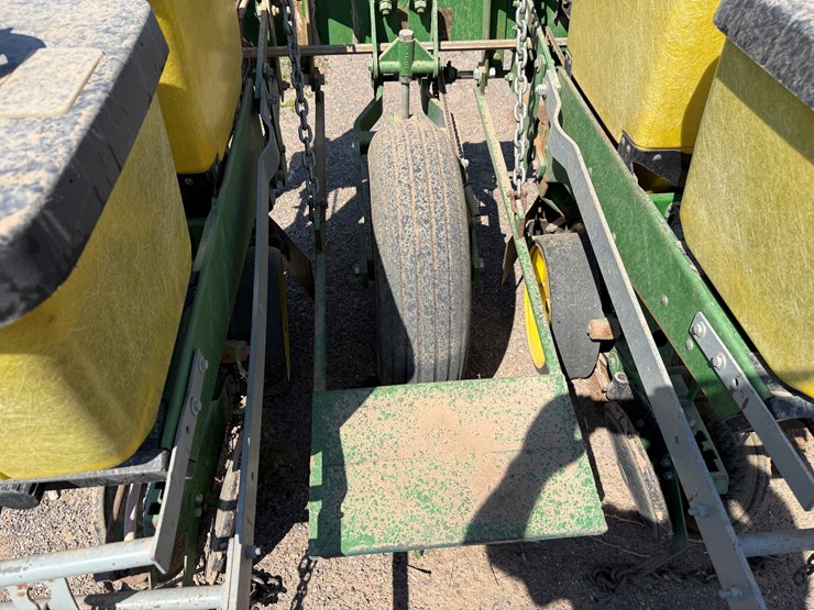 john-deere-7300-image-6