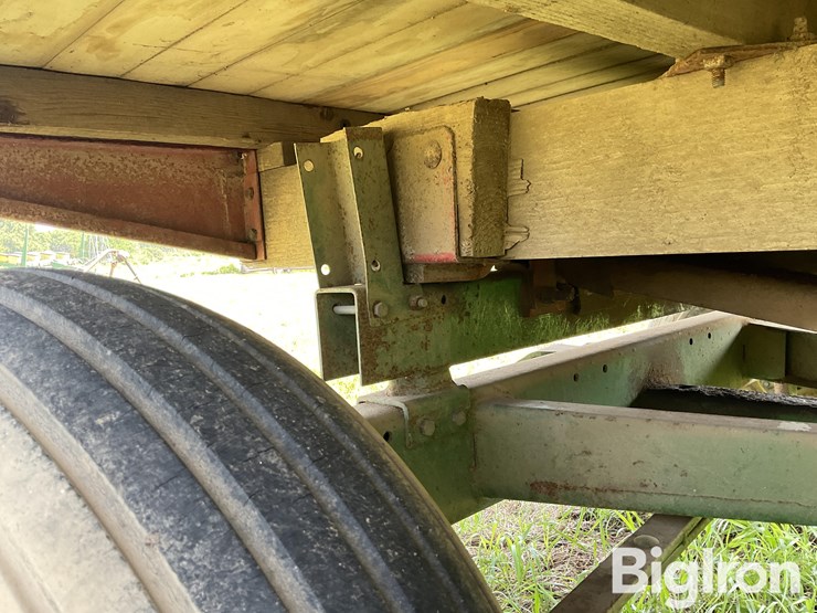john-deere-1064-image-12