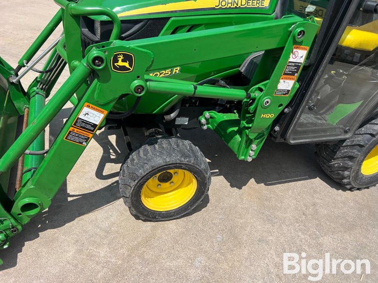 2015-john-deere-1025r-image-10
