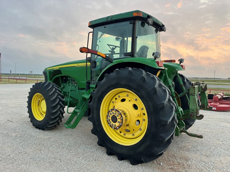 john-deere-8220-image-12
