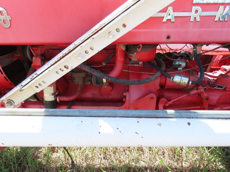 farmall-300-with-loader-image-6