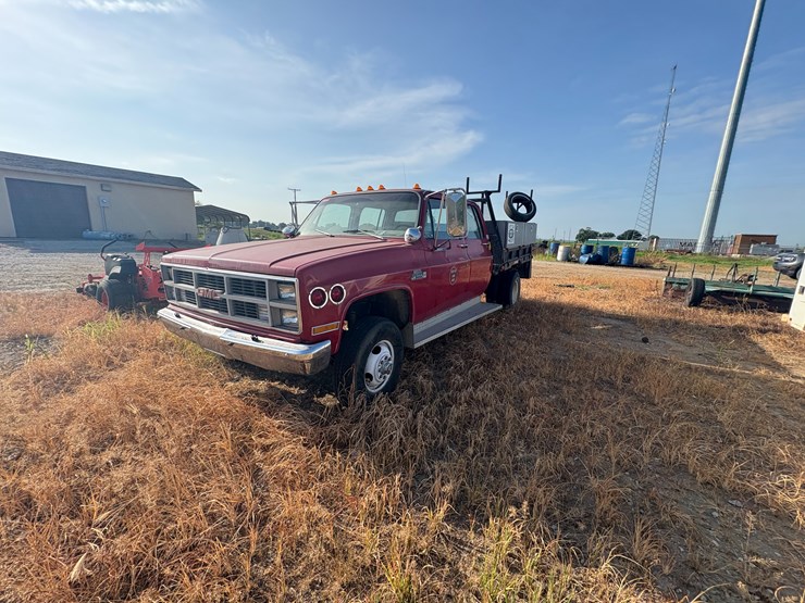 #88-•-#25032-•-1983-gmc-c/k-4x4-t/a-crew-cab-4x4-work-bed-truck-vin:-1gdjk33w0ds511665-image-1