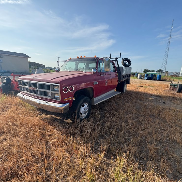 #88 • #25032 • 1983 GMC C/K 4x4 T/A Crew Cab 4x4 Work Bed Truck VIN: 1GDJK33W0DS511665