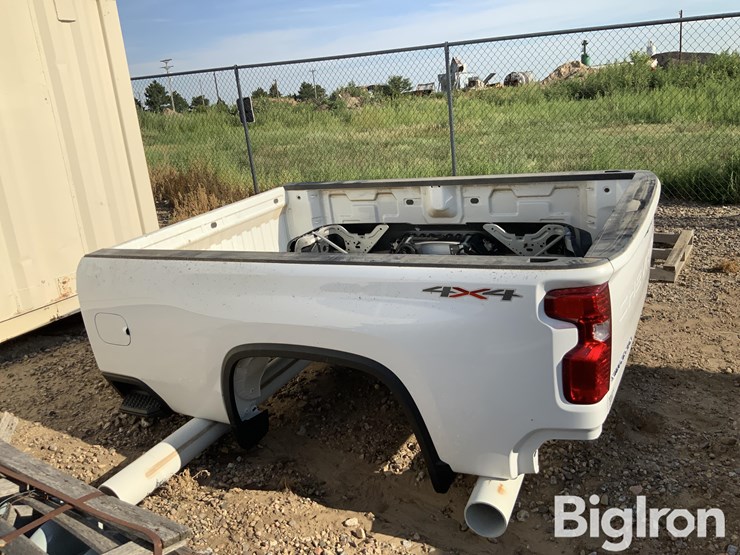2020-chevrolet-8'-pickup-box-image-4
